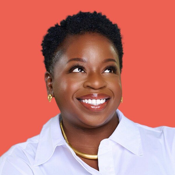 Lola  Bakare